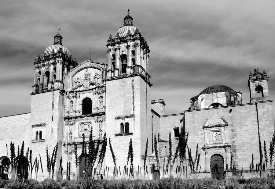 Santo Domingo church in Oaxaca, in black and white