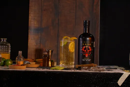 Cóctel del Ritual 7 preparado con Mezcal 9 Ritos